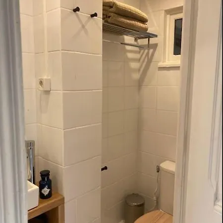아파트 Le Palais, Avec Cuisine Et Espace Repas Separes, Dans Immeuble Nicois, Port De Nice, Vieux Nice, Place Du Pin Et Garibaldi, Colline Du Chateau, A 2 Minutes De La Promenade Des *