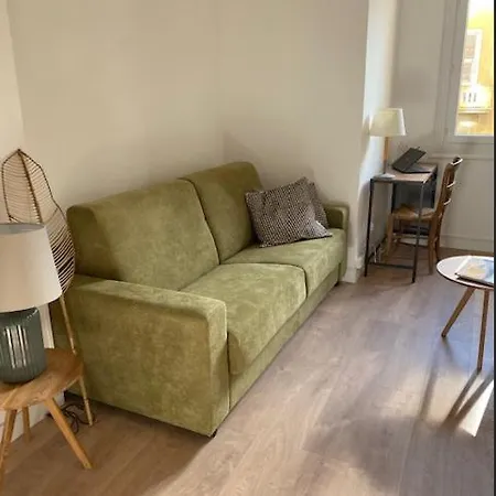 Le Palais, Avec Cuisine Et Espace Repas Separes, Dans Immeuble Nicois, Port De Nice, Vieux Nice, Place Du Pin Et Garibaldi, Colline Du Chateau, A 2 Minutes De La Promenade Des 아파트 *